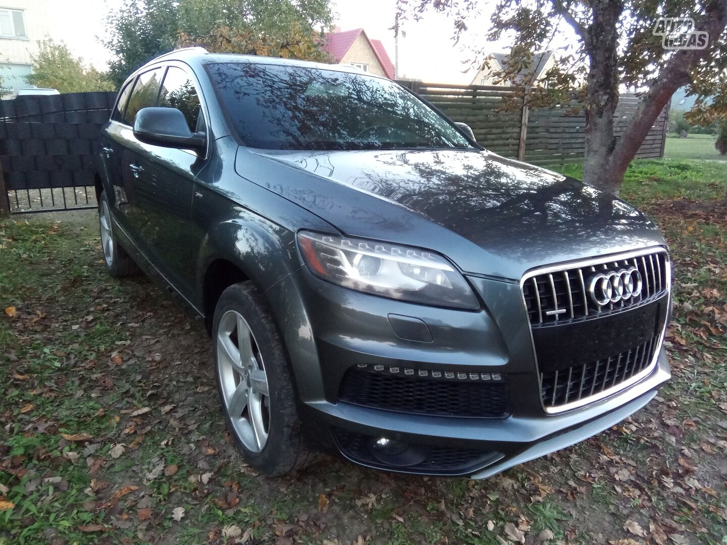 Audi Q7 2010 y Off-road / Crossover