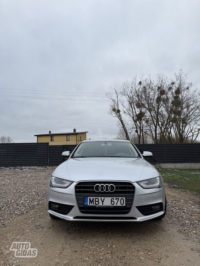 Audi A4 2012 г Седан