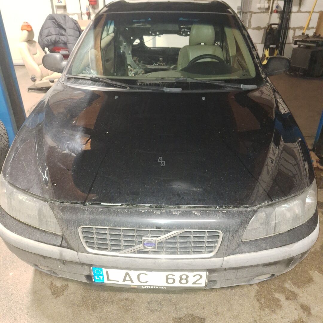 Volvo S60 2.4 2003 m dalys