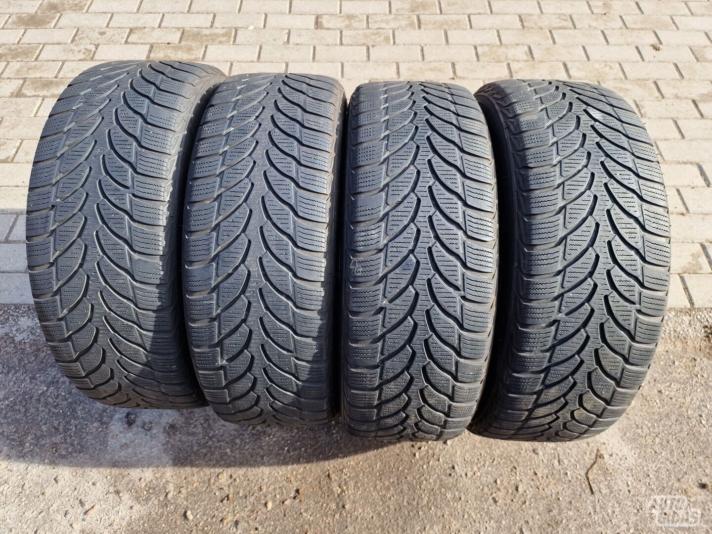 Bridgestone BLIZZAK LM-32 MO R16 зимние шины для автомобилей