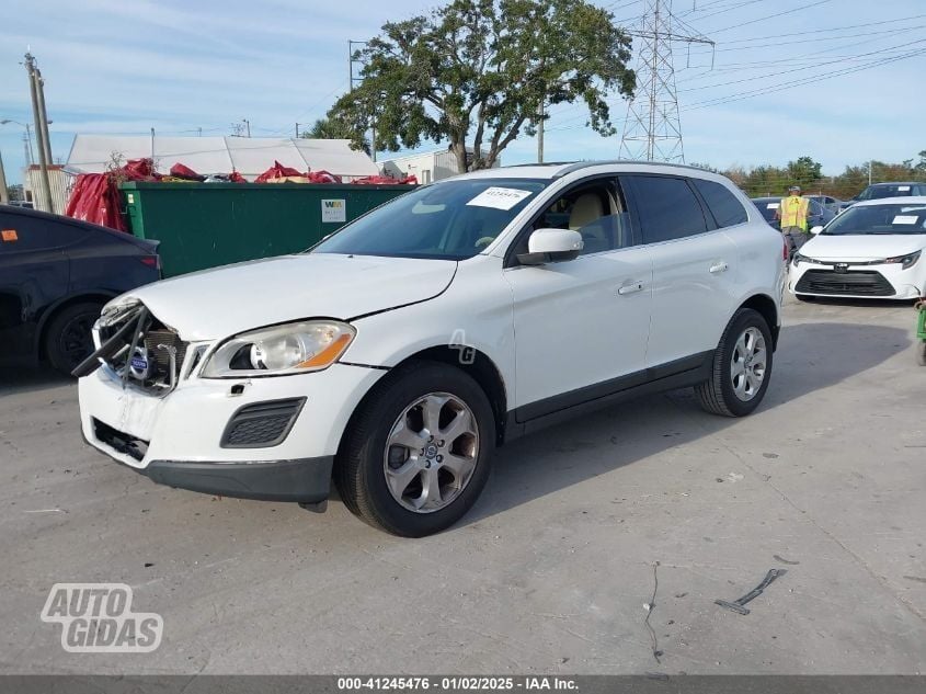 Volvo XC60 2013 y Off-road / Crossover