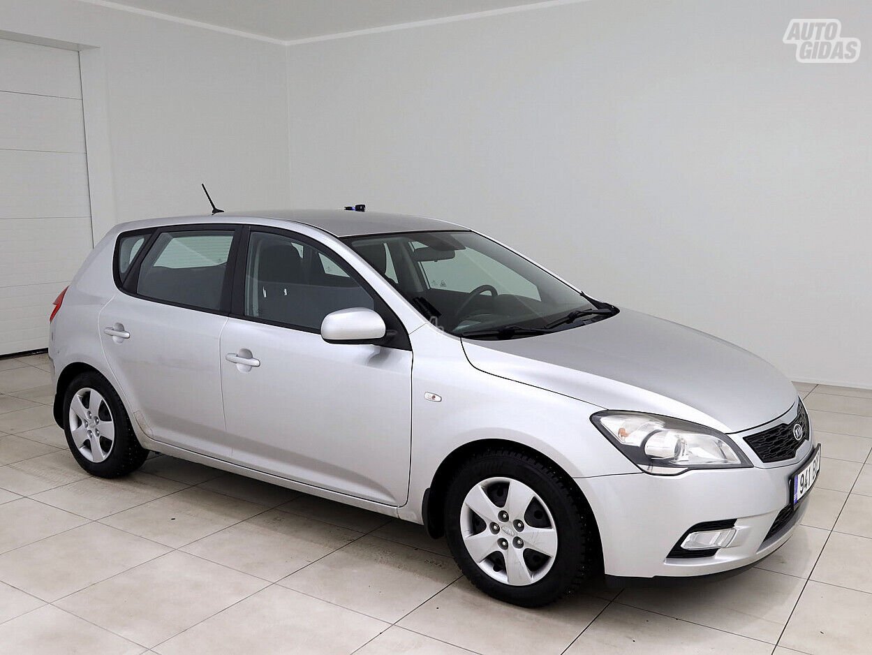 Kia Cee'd 2012 г Хэтчбек