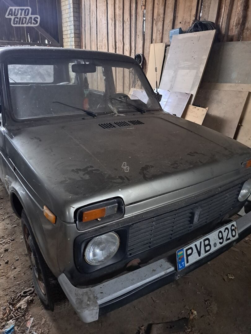 Lada Niva 2000 m Visureigis / Krosoveris