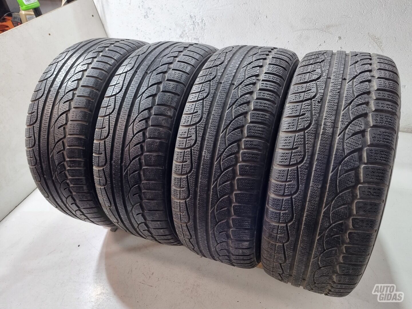 Kumho 6mm R17 universalios padangos lengviesiems