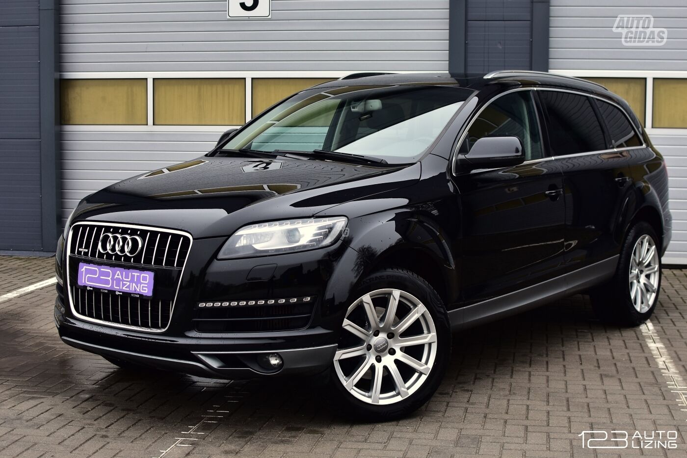 Audi Q7 2010 y Off-road / Crossover