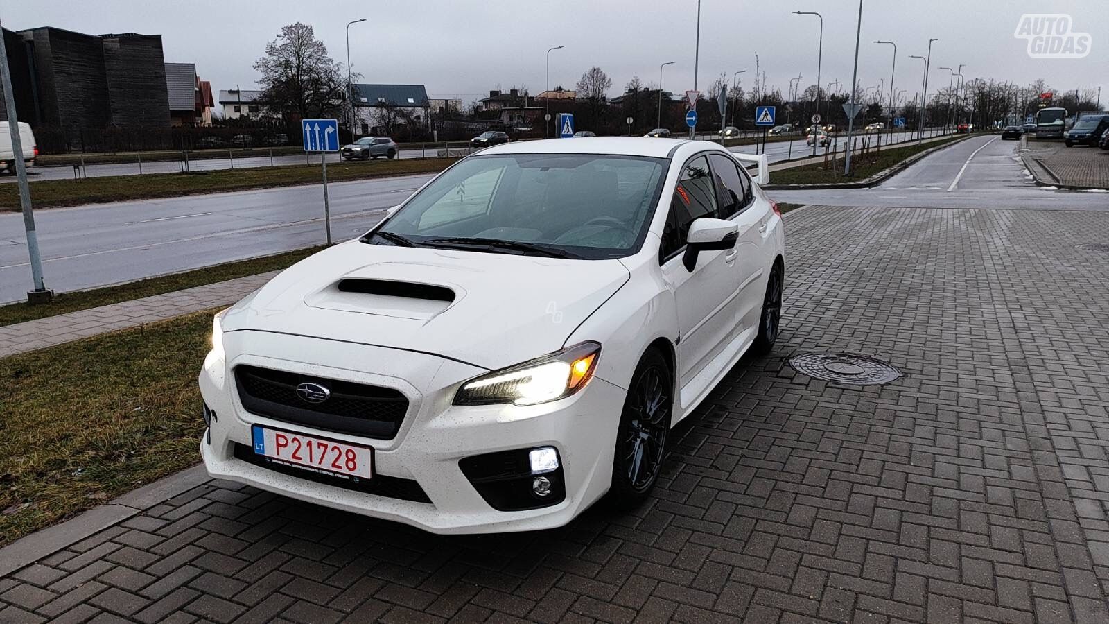 Subaru WRX STi 2017 y Sedan