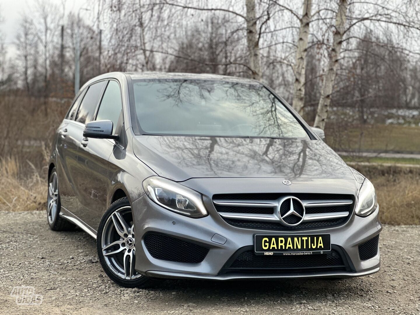 Mercedes-Benz B 180 2018 y Hatchback