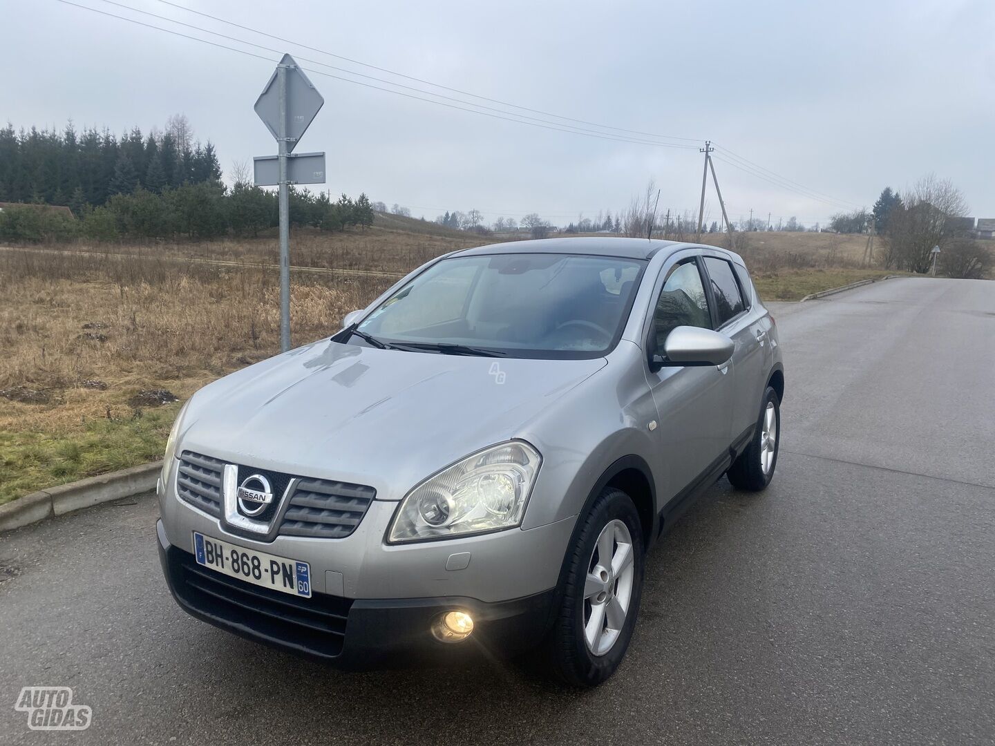 Nissan Qashqai 2008 г Внедорожник / Кроссовер