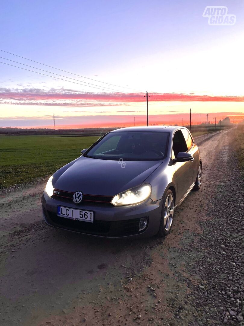 Volkswagen Golf 2010 г Купе