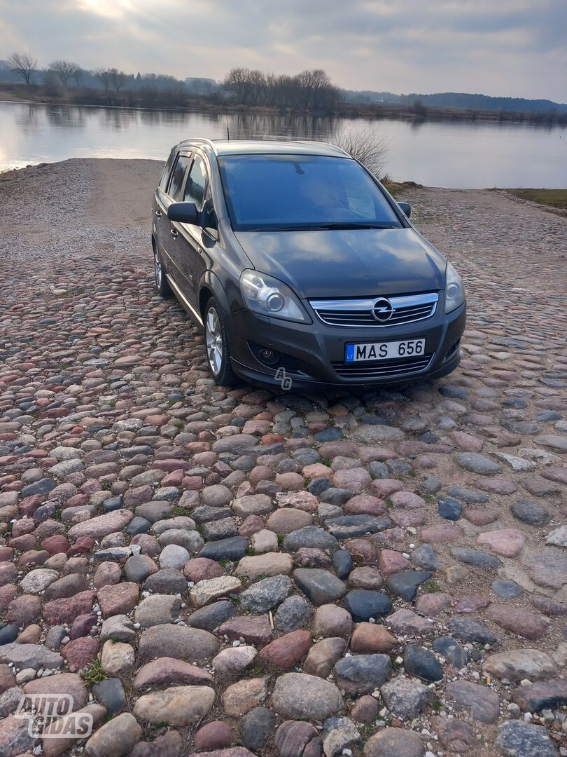 Opel Zafira 2010 y Wagon