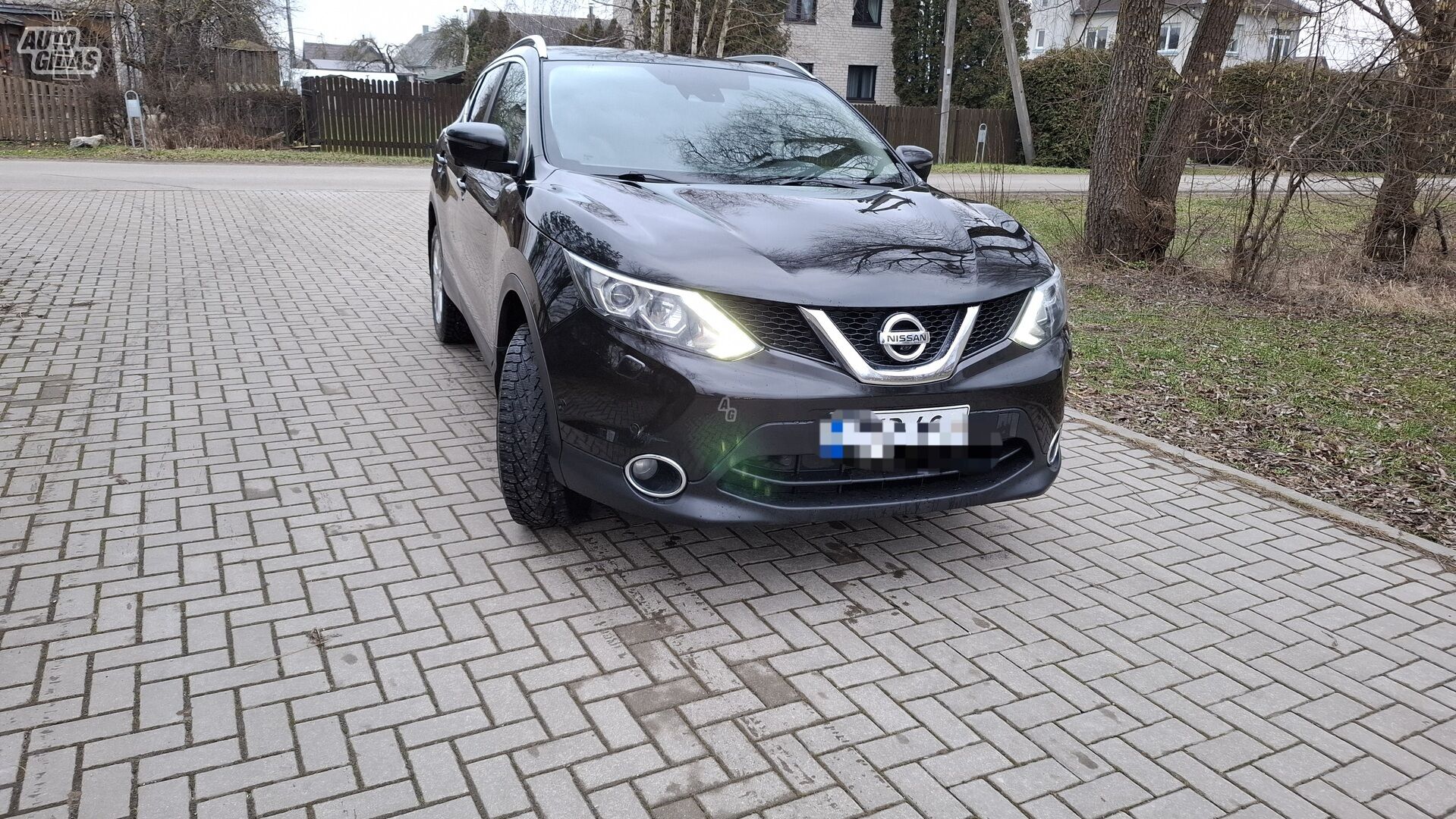 Nissan Qashqai 2015 y Off-road / Crossover