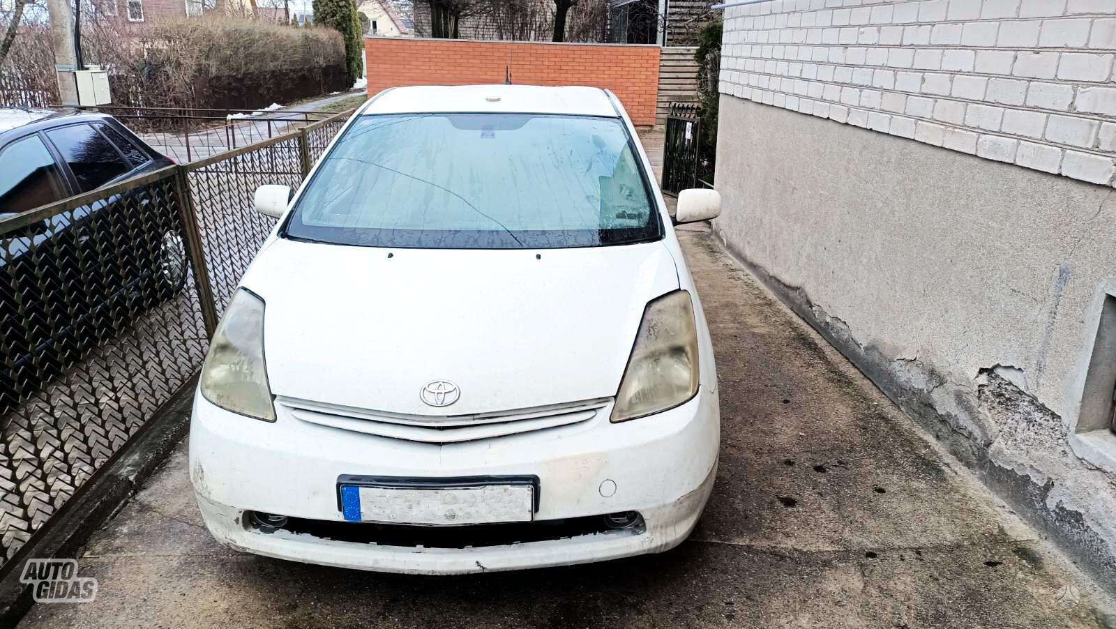 Toyota Prius 2005 m dalys