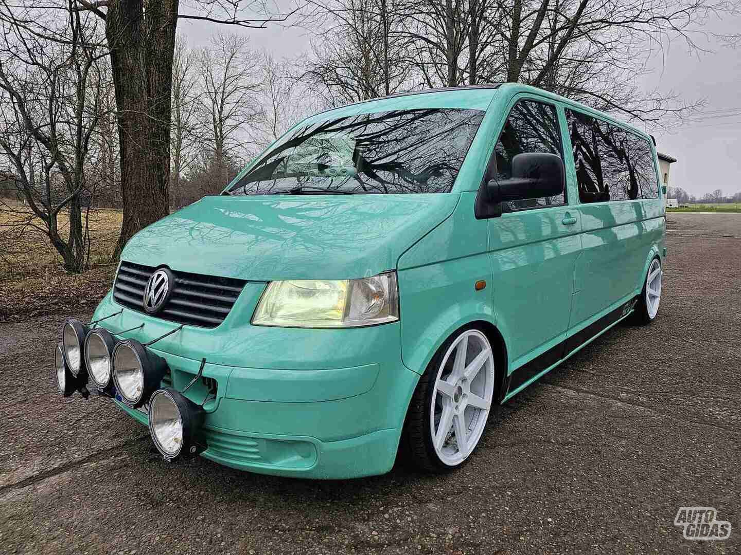 Volkswagen Caravelle 2005 y Minibus