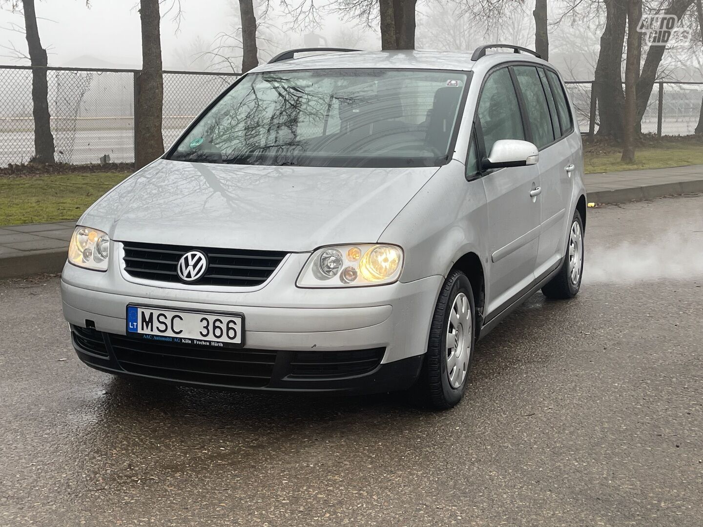 Volkswagen Touran 2004 г Хэтчбек