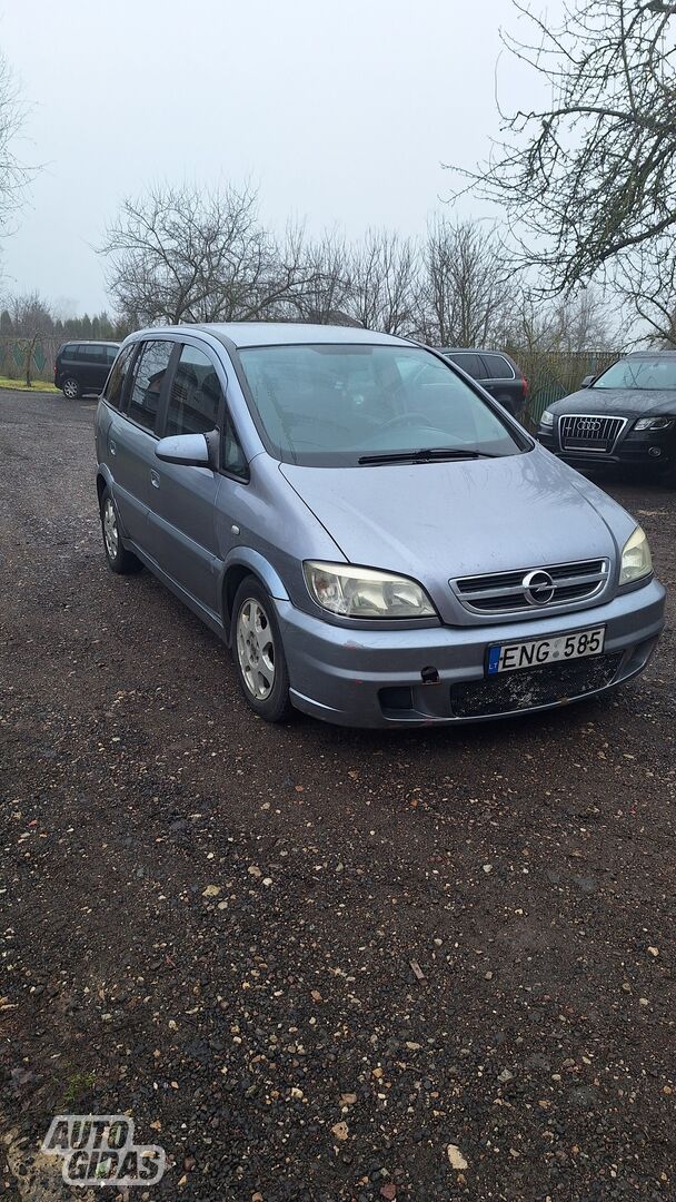 Opel Zafira 2004 m Hečbekas