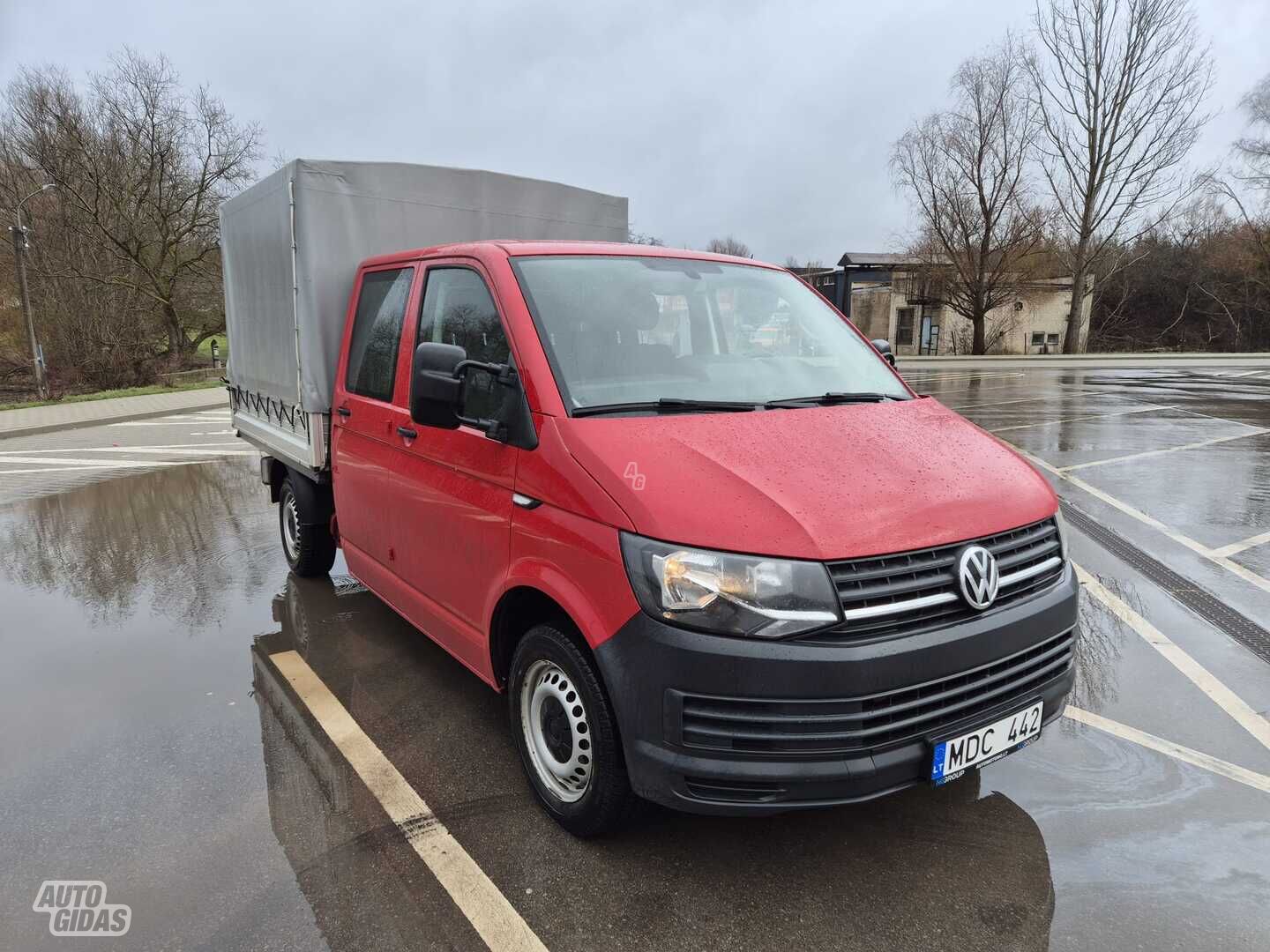 Volkswagen Transporter 2017 y Commercial auto (with box)