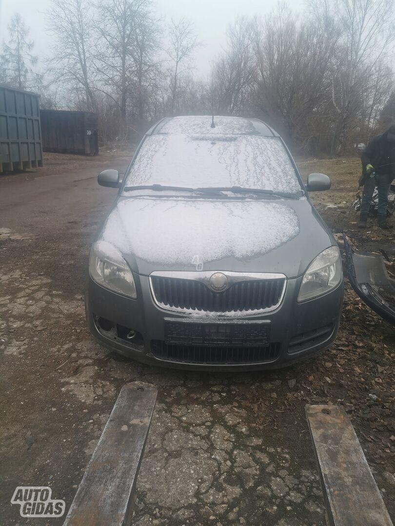 Skoda Roomster 2007 г запчясти