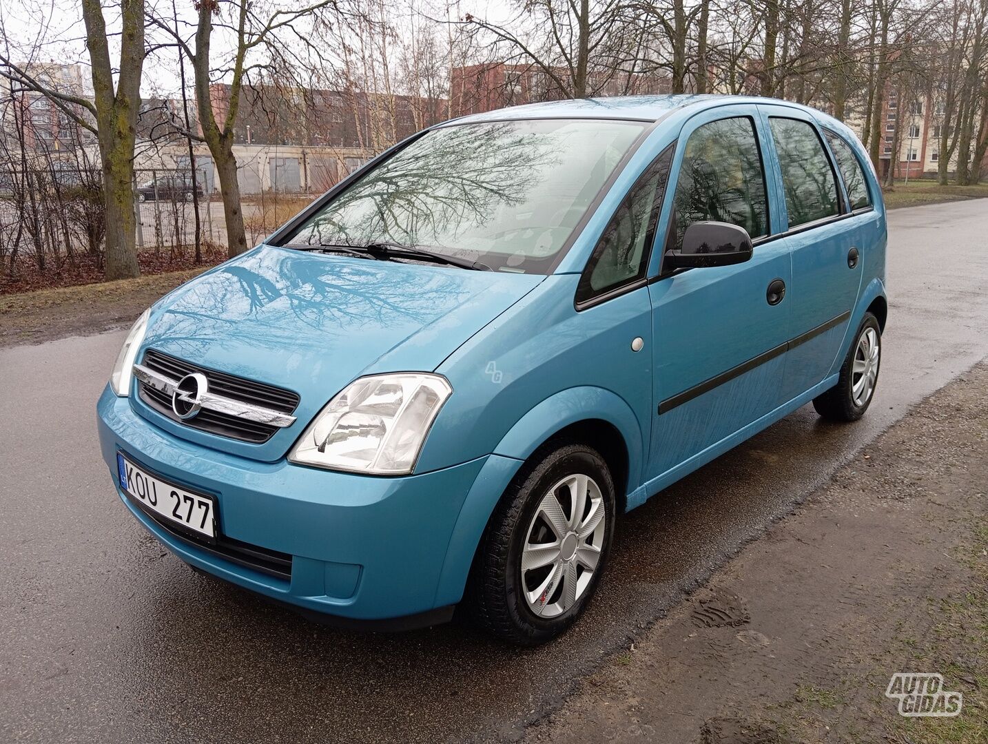 Opel Meriva 2004 y Hatchback