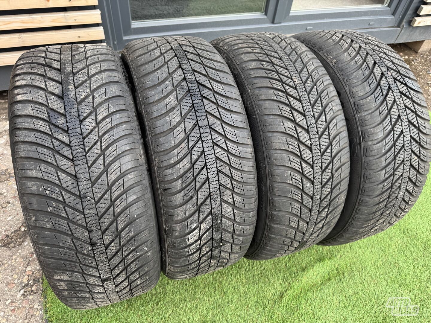 Nexen Siunciam, 6-7mm 2022 R17 winter tyres passanger car