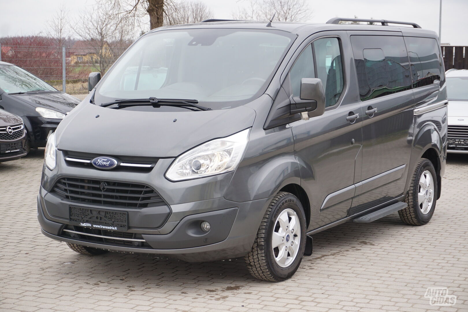 Ford Tourneo Custom 2016 m Keleivinis mikroautobusas