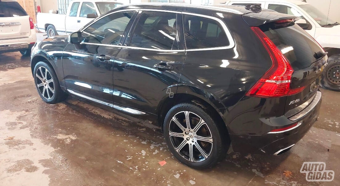 Volvo XC60 2018 y Off-road / Crossover