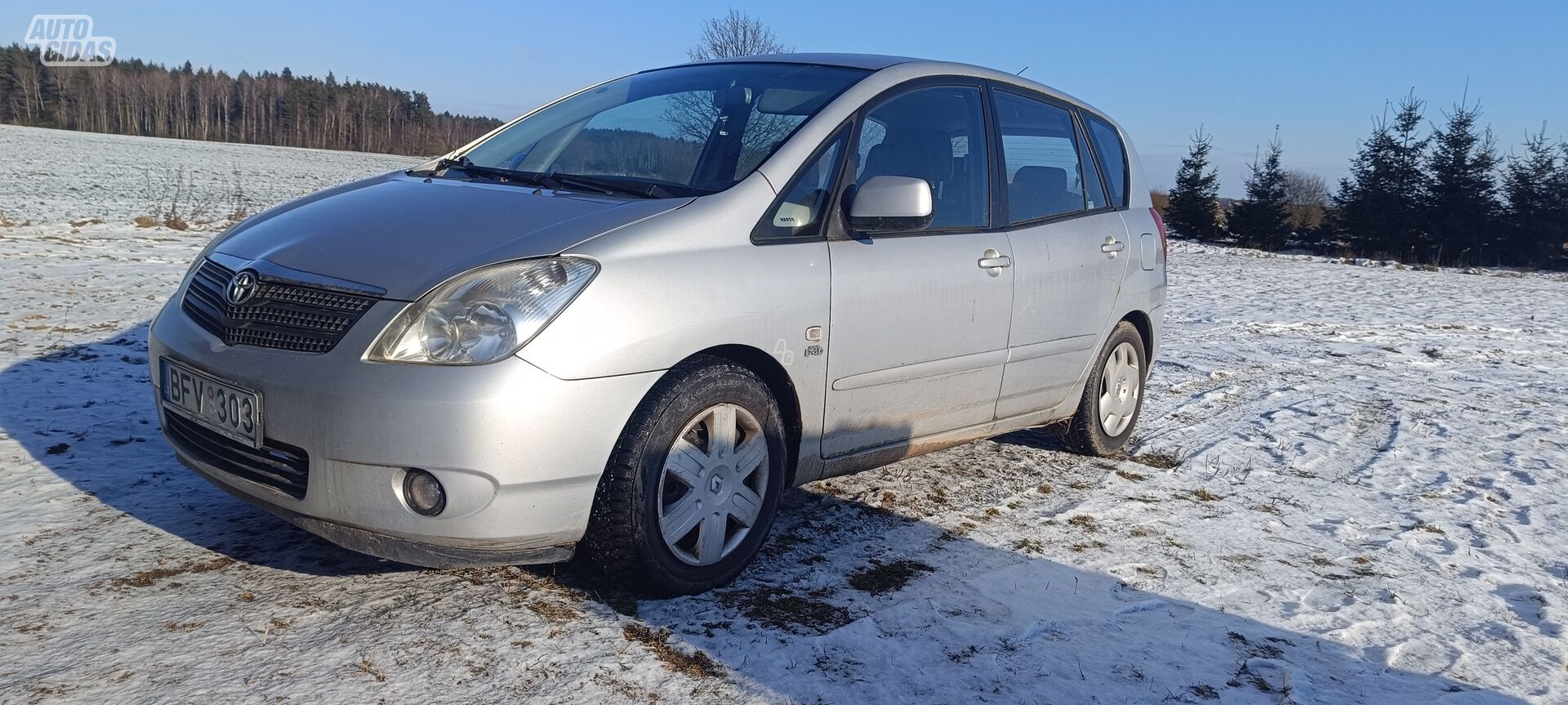 Toyota Corolla Verso 2004 г Минивэн