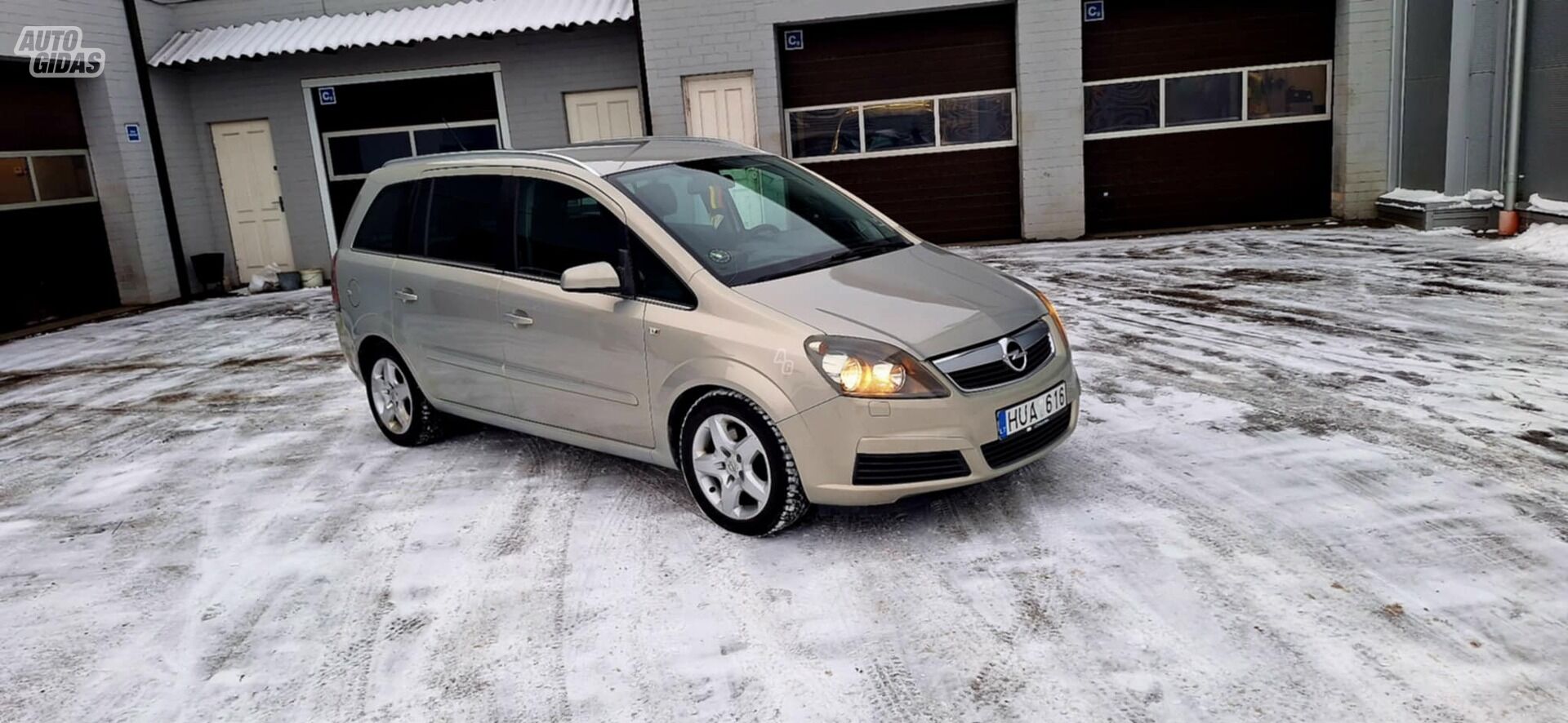 Opel Zafira 2008 г Универсал