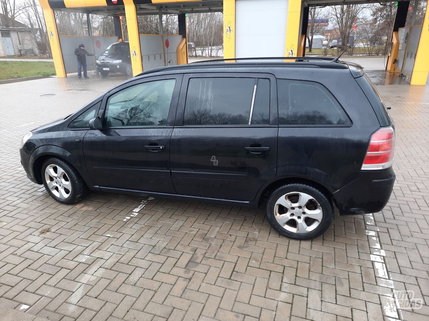 Opel Zafira 2006 y Sedan