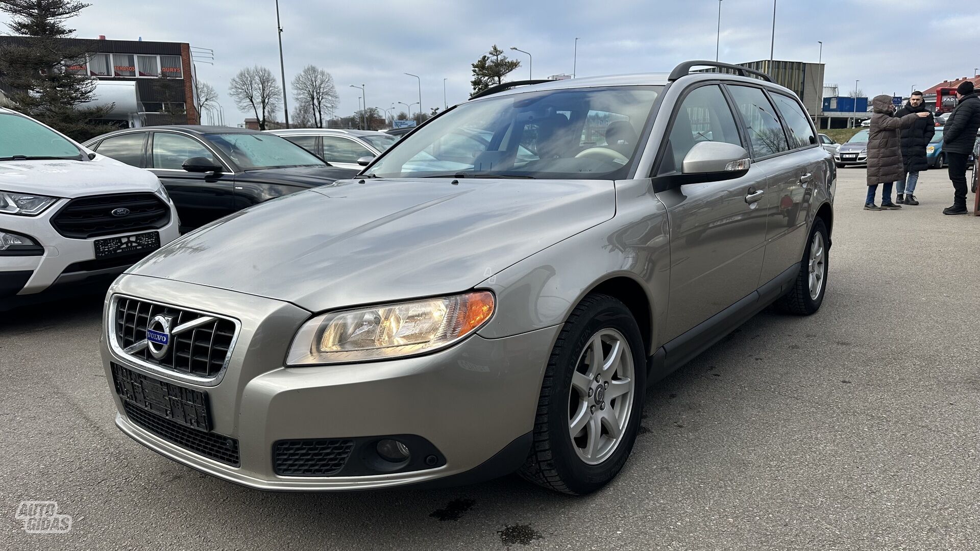 Volvo V70 2010 y Wagon