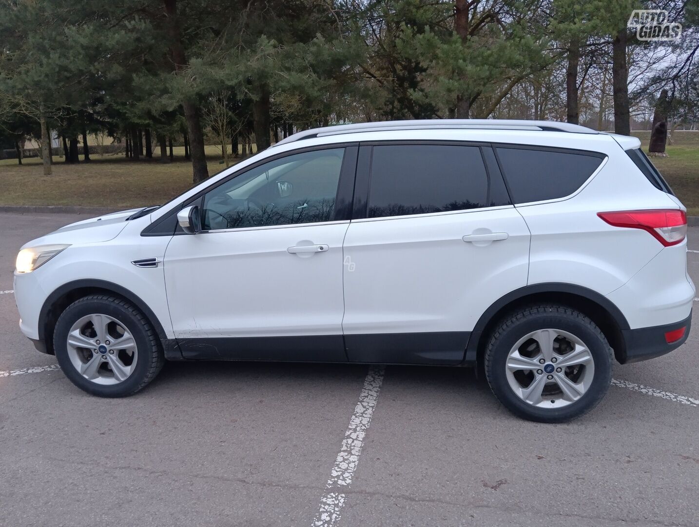 Ford Kuga 2014 y Off-road / Crossover