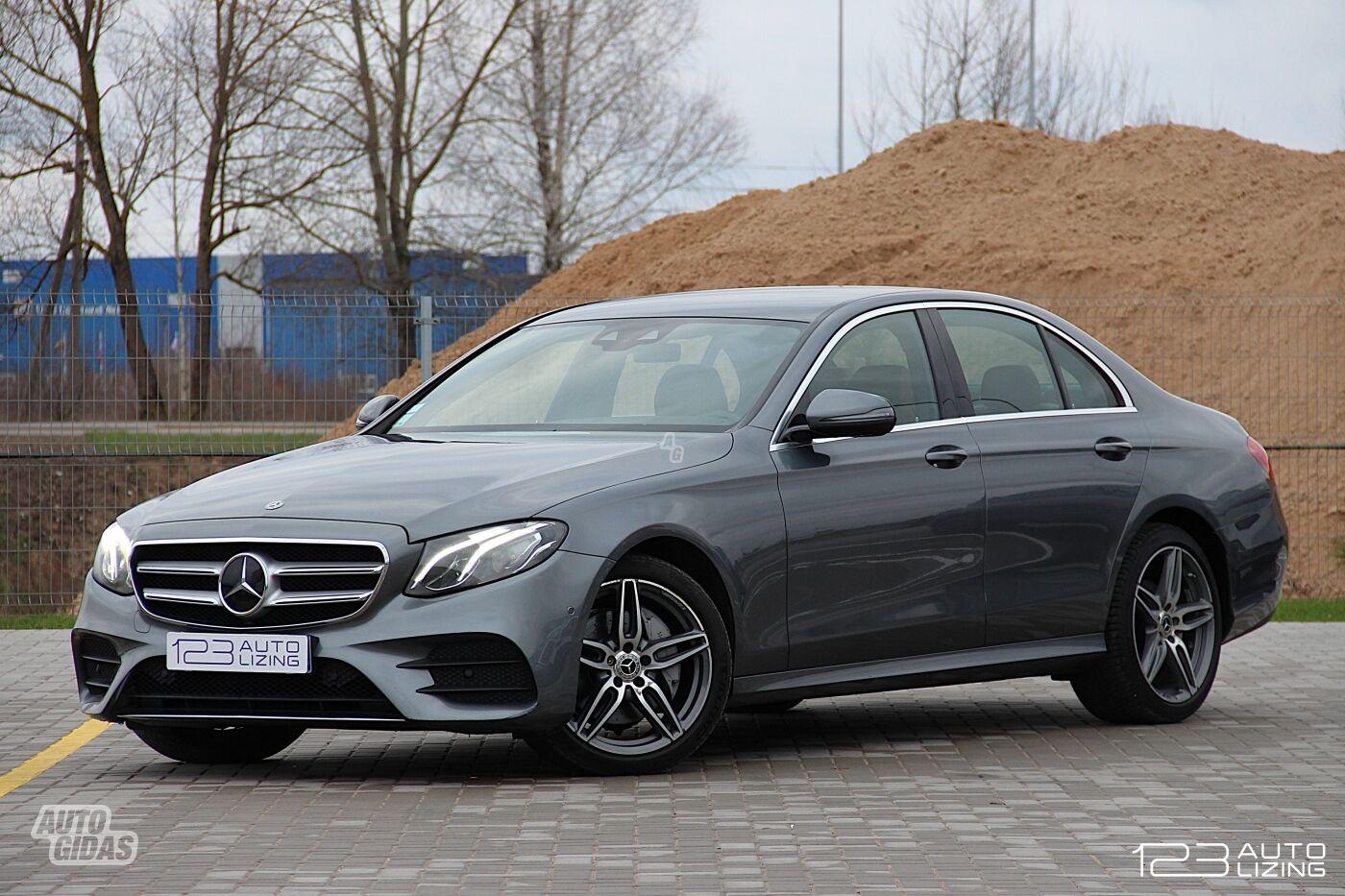 Mercedes-Benz E220 2017 y Sedan