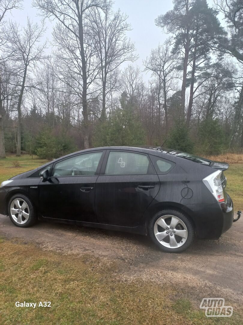 Toyota Prius 2010 y Hatchback