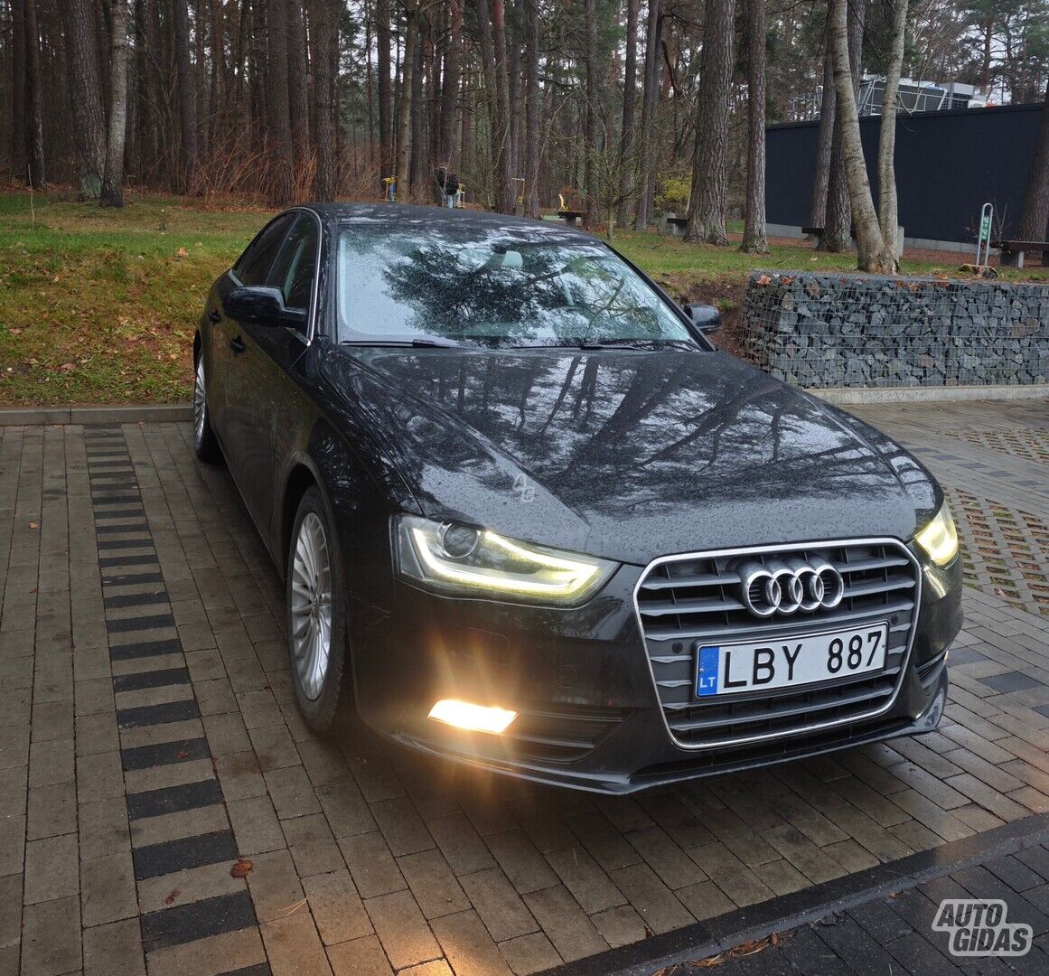 Audi A4 2013 m Sedanas