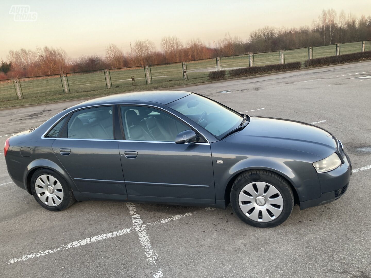 Audi A4 2001 m Sedanas