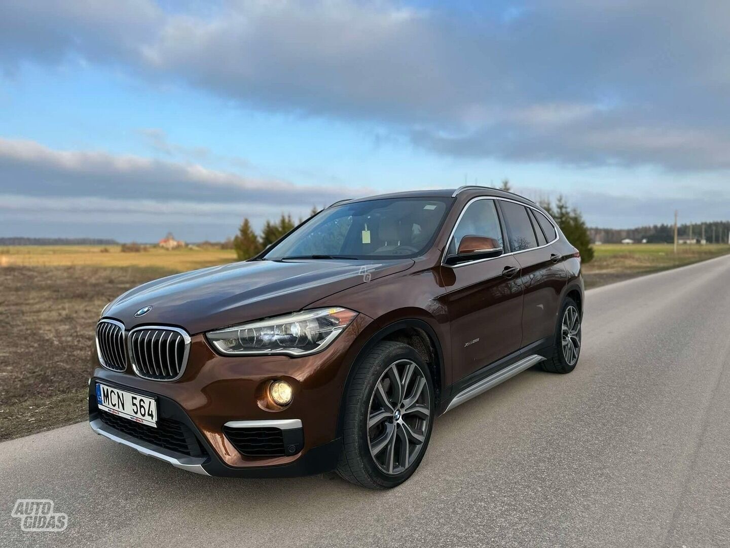 Bmw X1 2016 y Off-road / Crossover