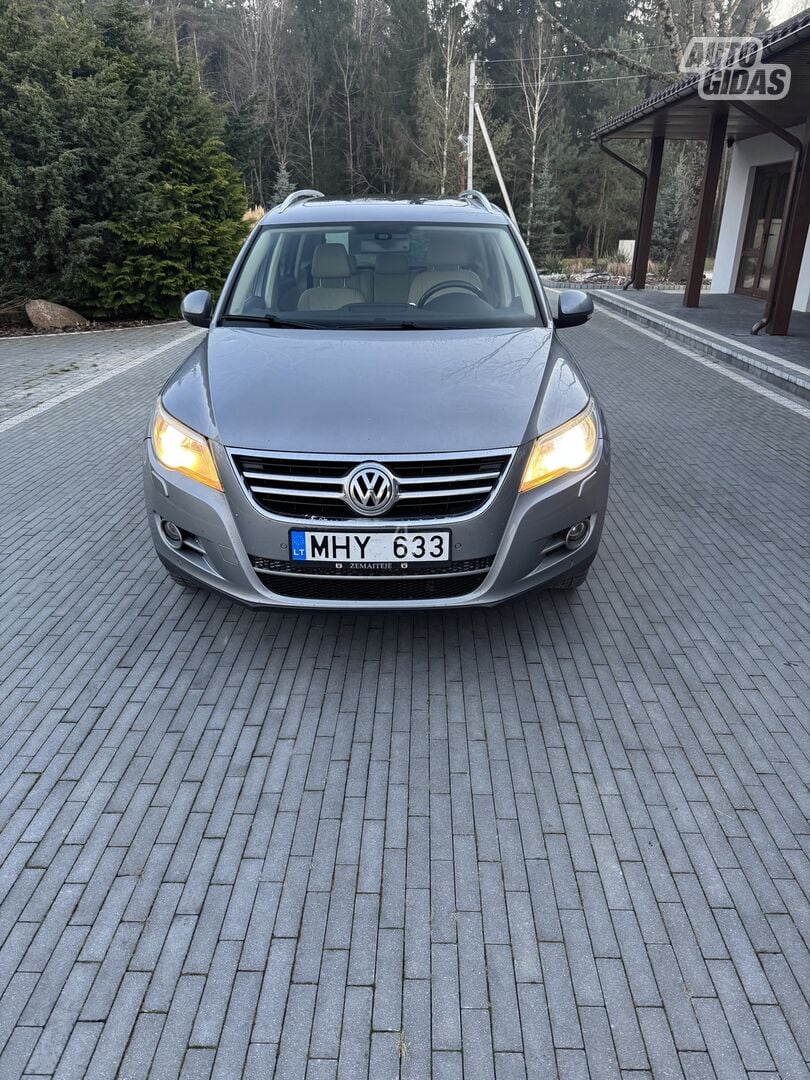 Volkswagen Tiguan 2009 г Внедорожник / Кроссовер