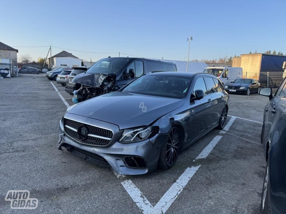 Mercedes-Benz E 220 2018 y Wagon