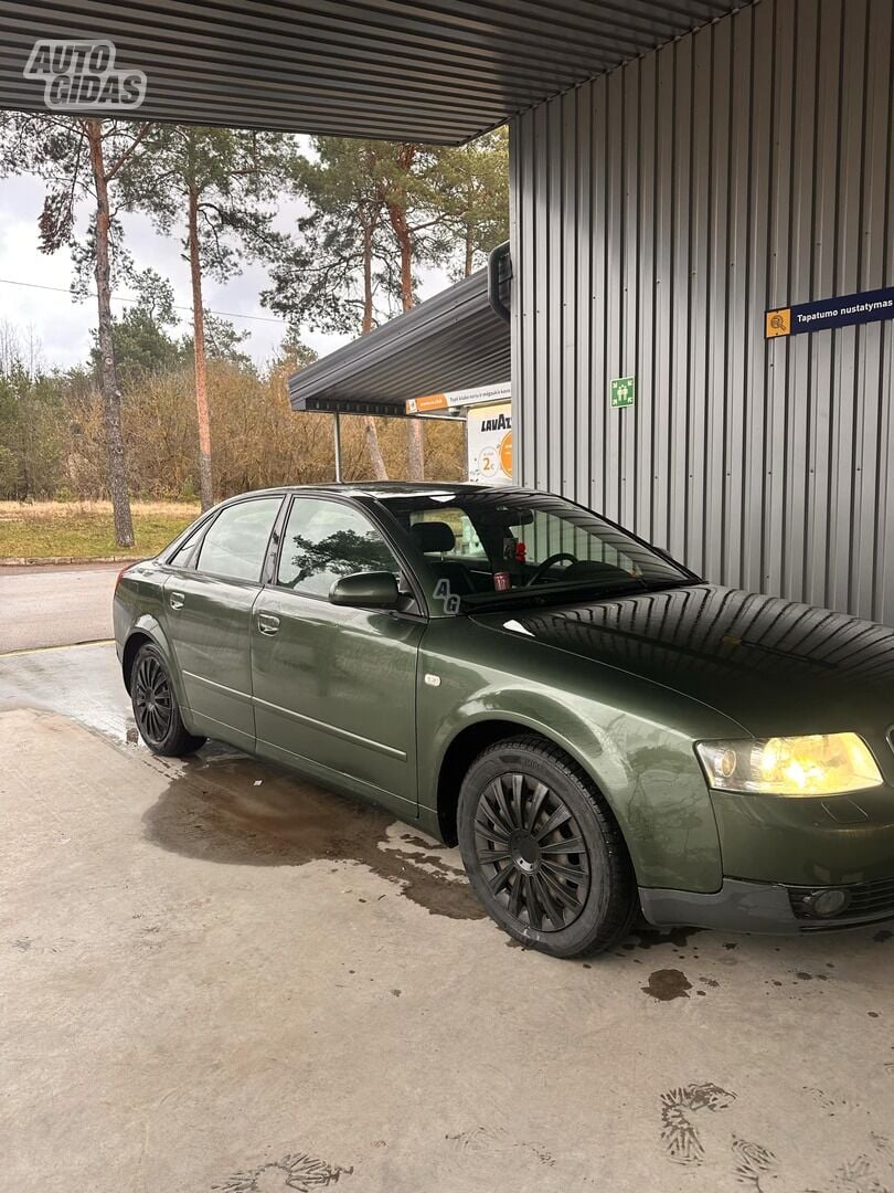 Audi A4 2001 m Sedanas