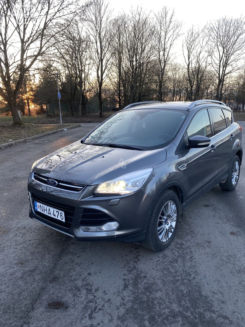 Ford Kuga 2013 y Off-road / Crossover