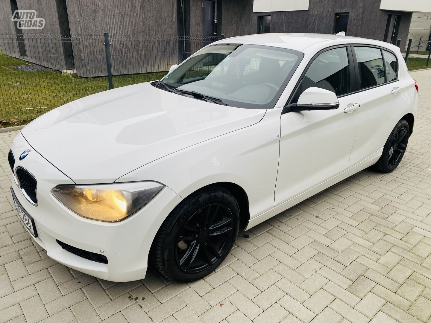 Bmw 118 2013 y Sedan