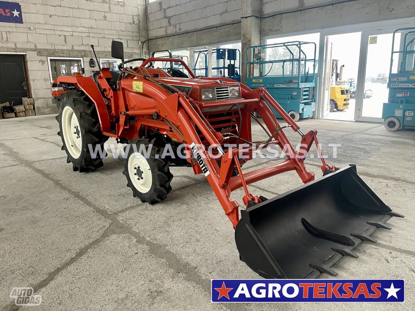 Kubota L1-225 2000 m Traktorius