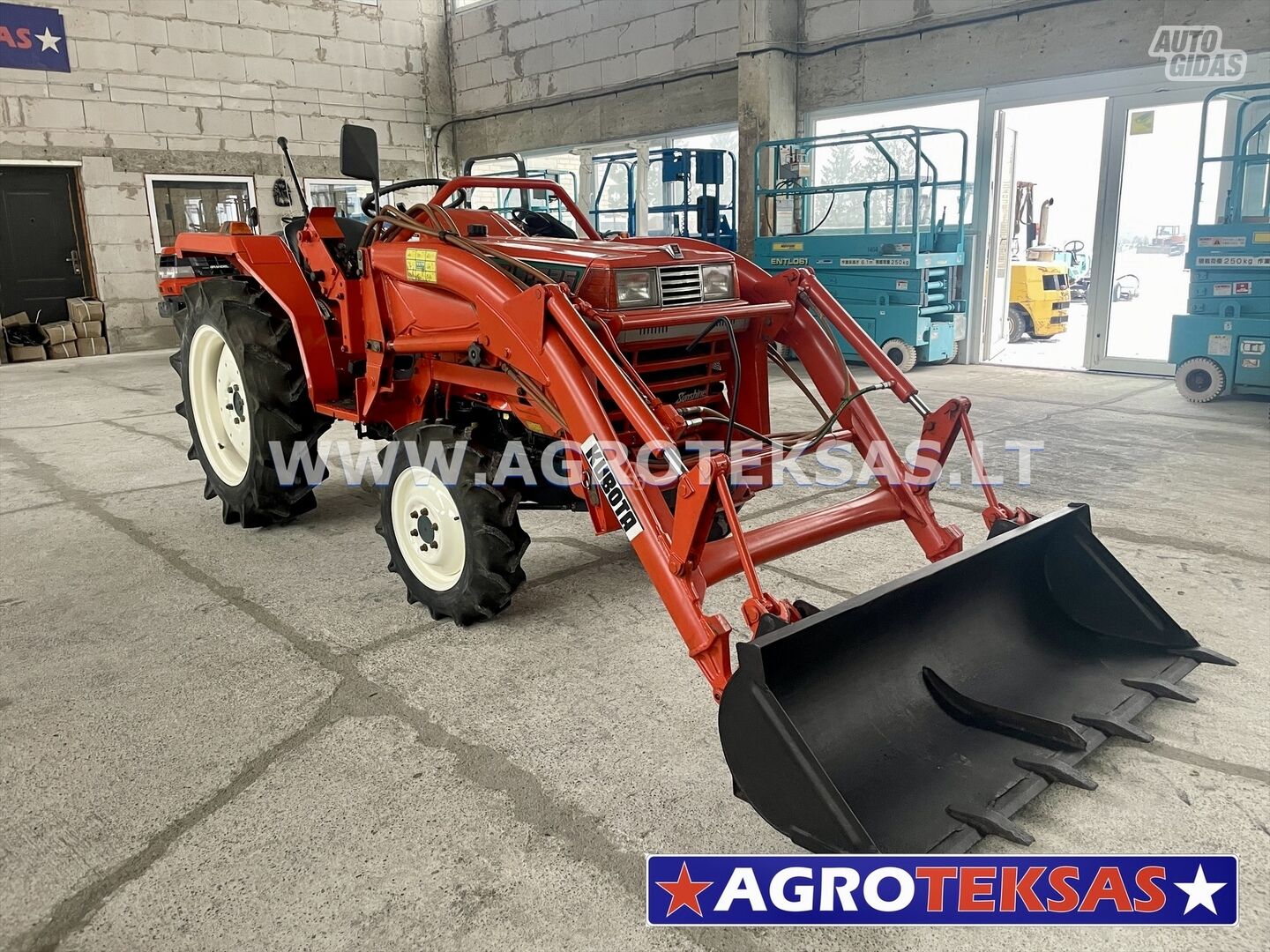 Kubota L1-225 2000 m Traktorius