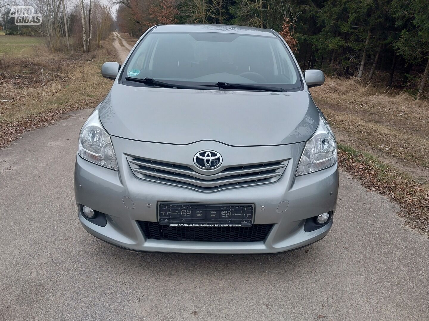 Toyota Verso 2012 г Минивэн