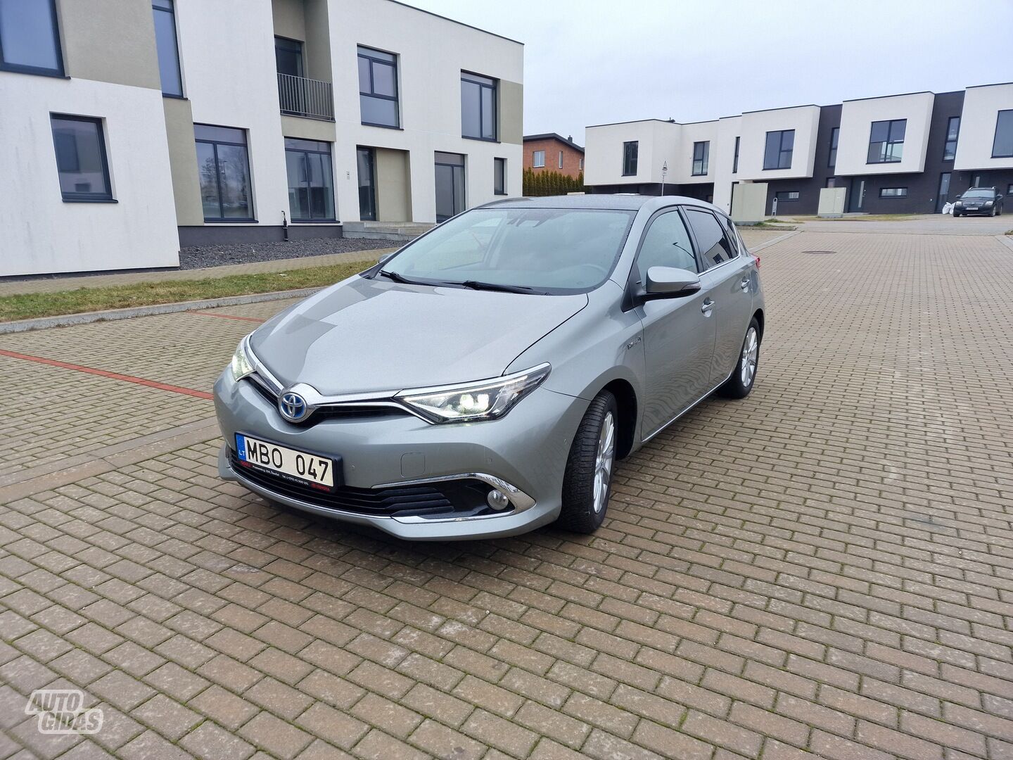 Toyota Auris 2016 y Hatchback