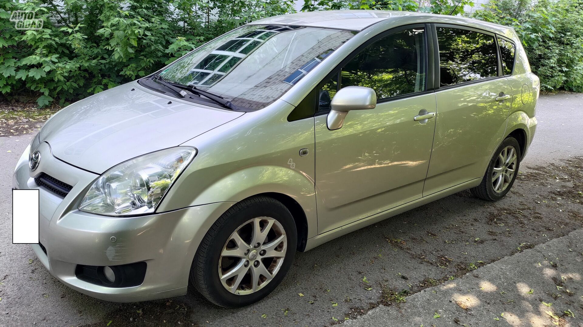 Toyota Corolla Verso II 2009 y parts