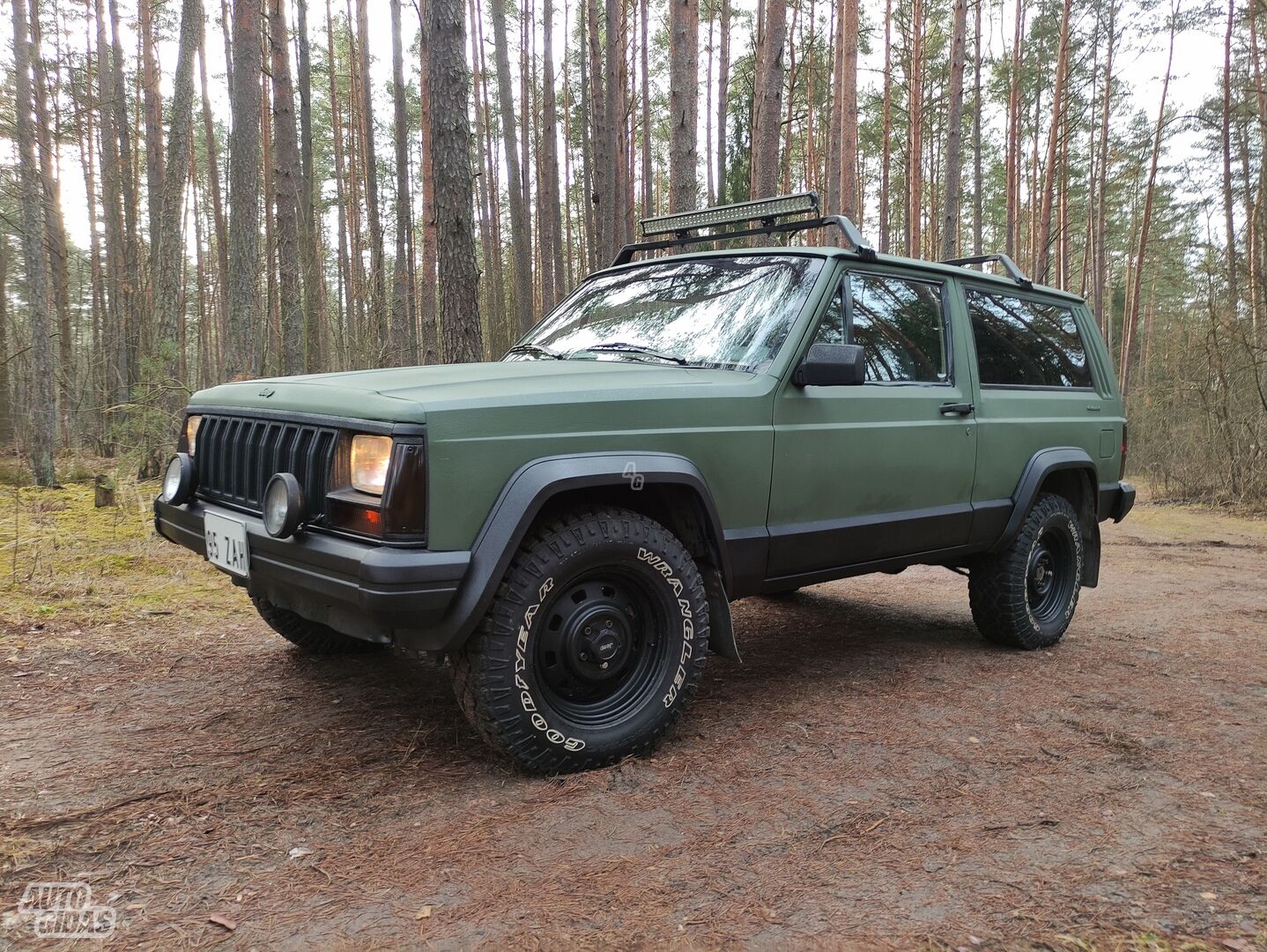 Jeep Cherokee 4x4 1985 y