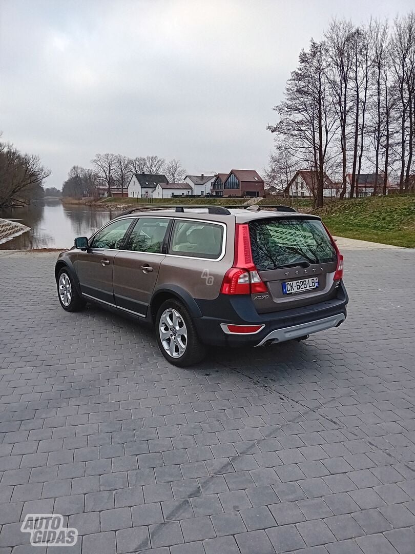 Volvo XC70 2011 г Внедорожник / Кроссовер