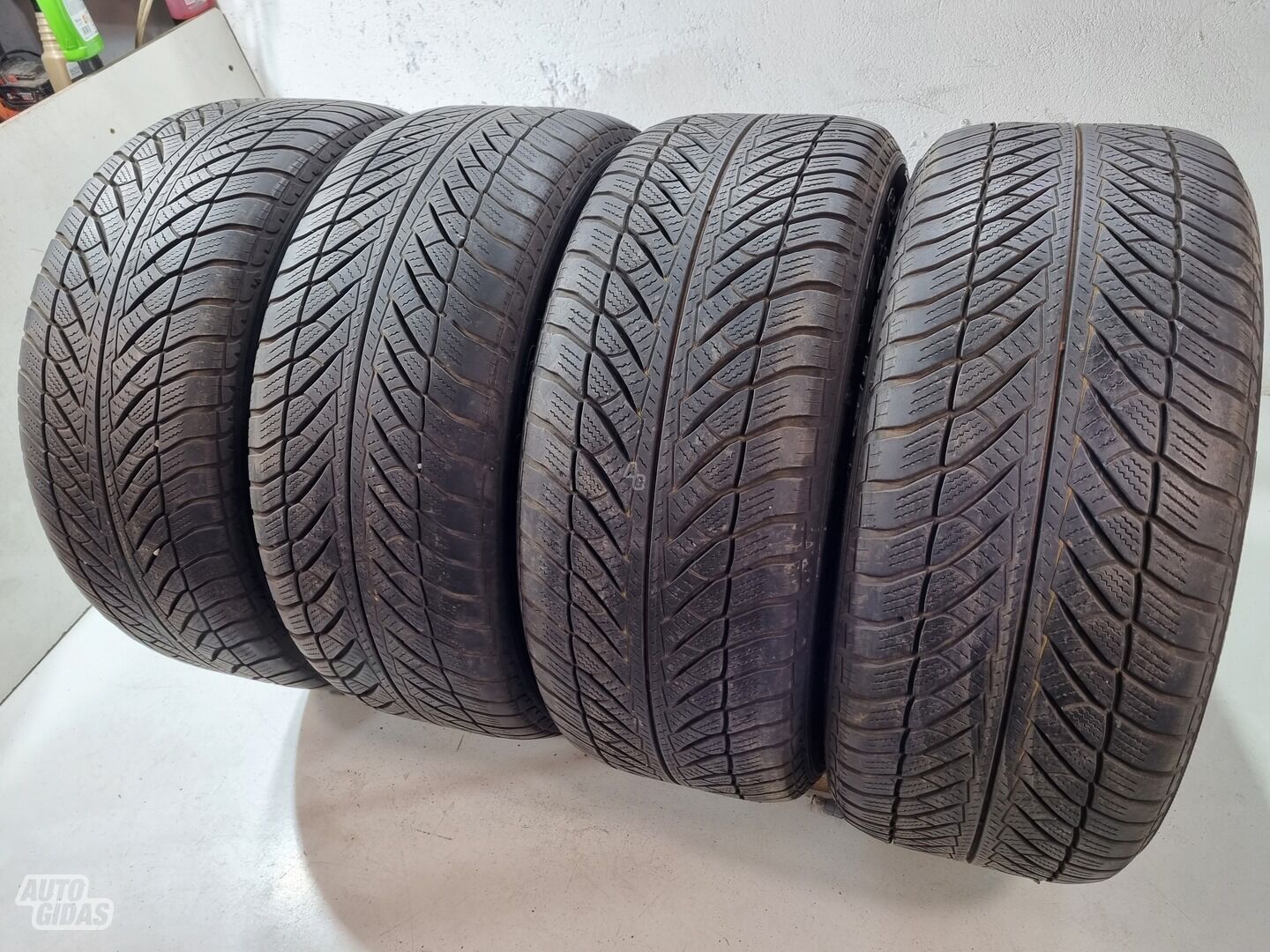 Goodyear 6-7mm R18 universal tyres passanger car