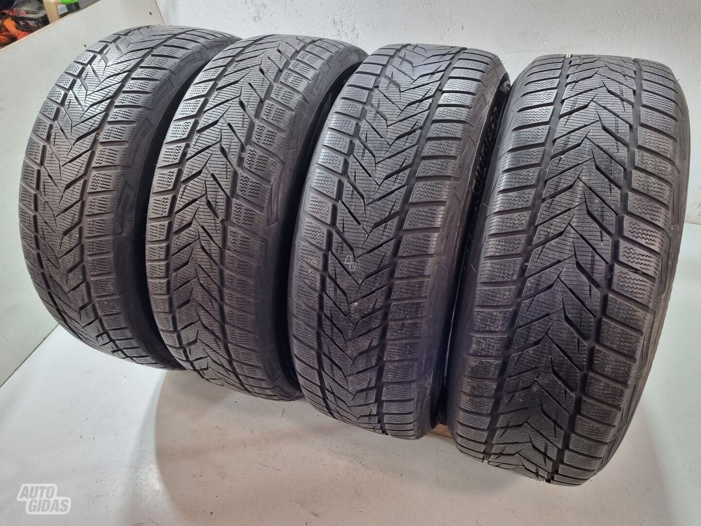 Vredestein 6-7mm R19 winter tyres passanger car