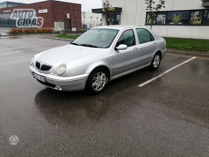 Lancia Lybra 1999 m Sedanas